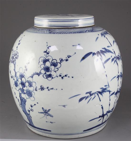 A Chinese blue and white globular jar and cover, 19th / 20th century, height 27cm